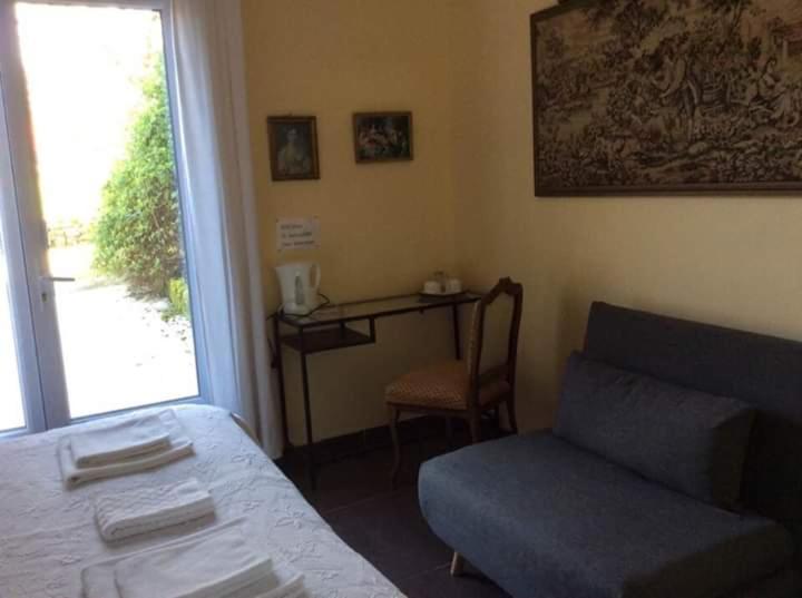 Les Rocailles De La Reine Bed & Breakfast Lamonzie-Montastruc Exterior photo