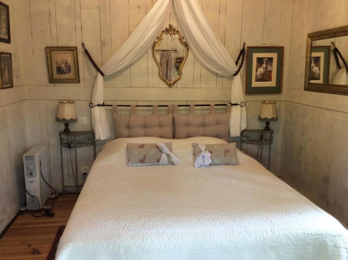 Les Rocailles De La Reine Bed & Breakfast Lamonzie-Montastruc Exterior photo