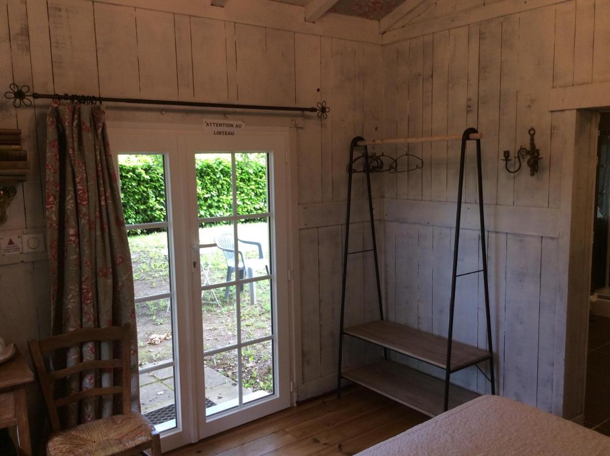 Les Rocailles De La Reine Bed & Breakfast Lamonzie-Montastruc Exterior photo